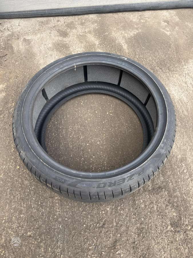Pirelli PZERO, summer 255/35 R20