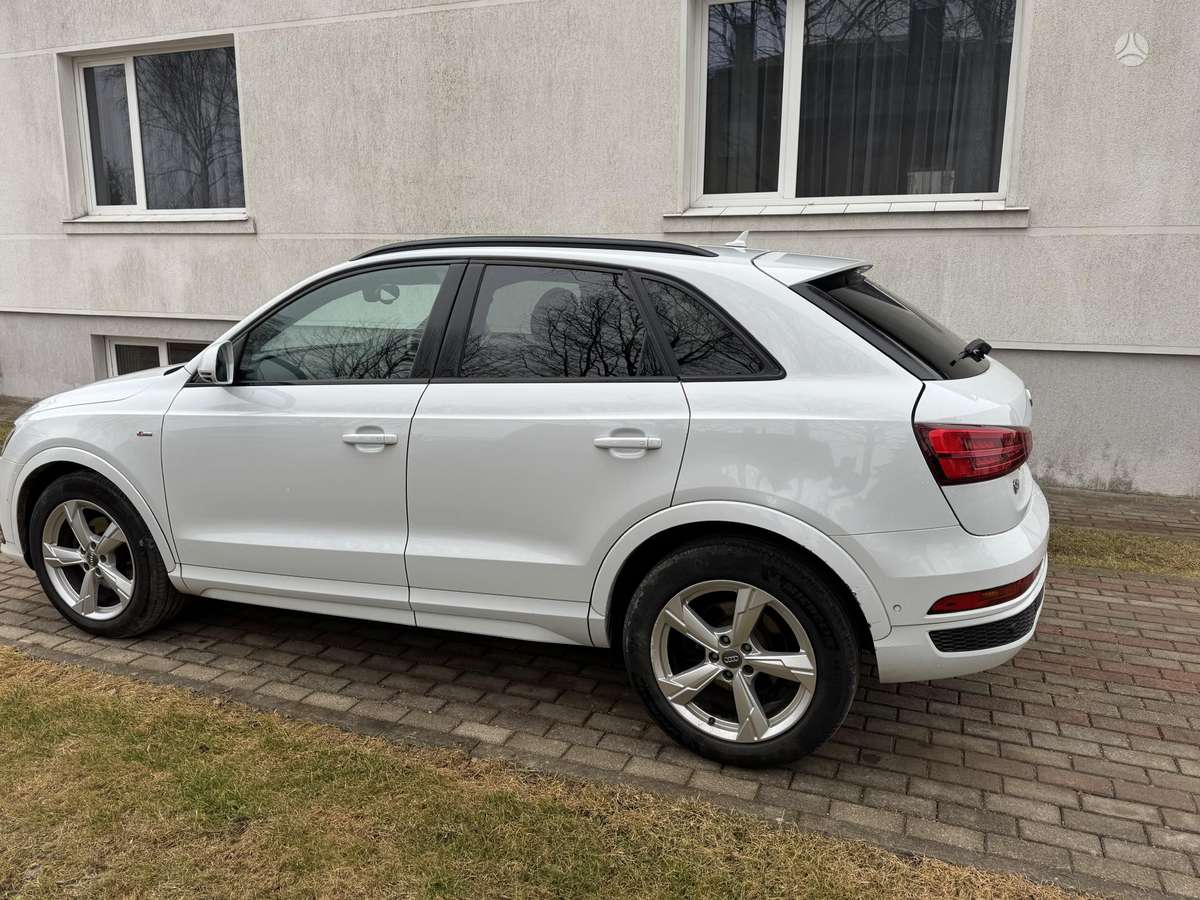 Audi Q3, 2.0 l., off-road / crossover