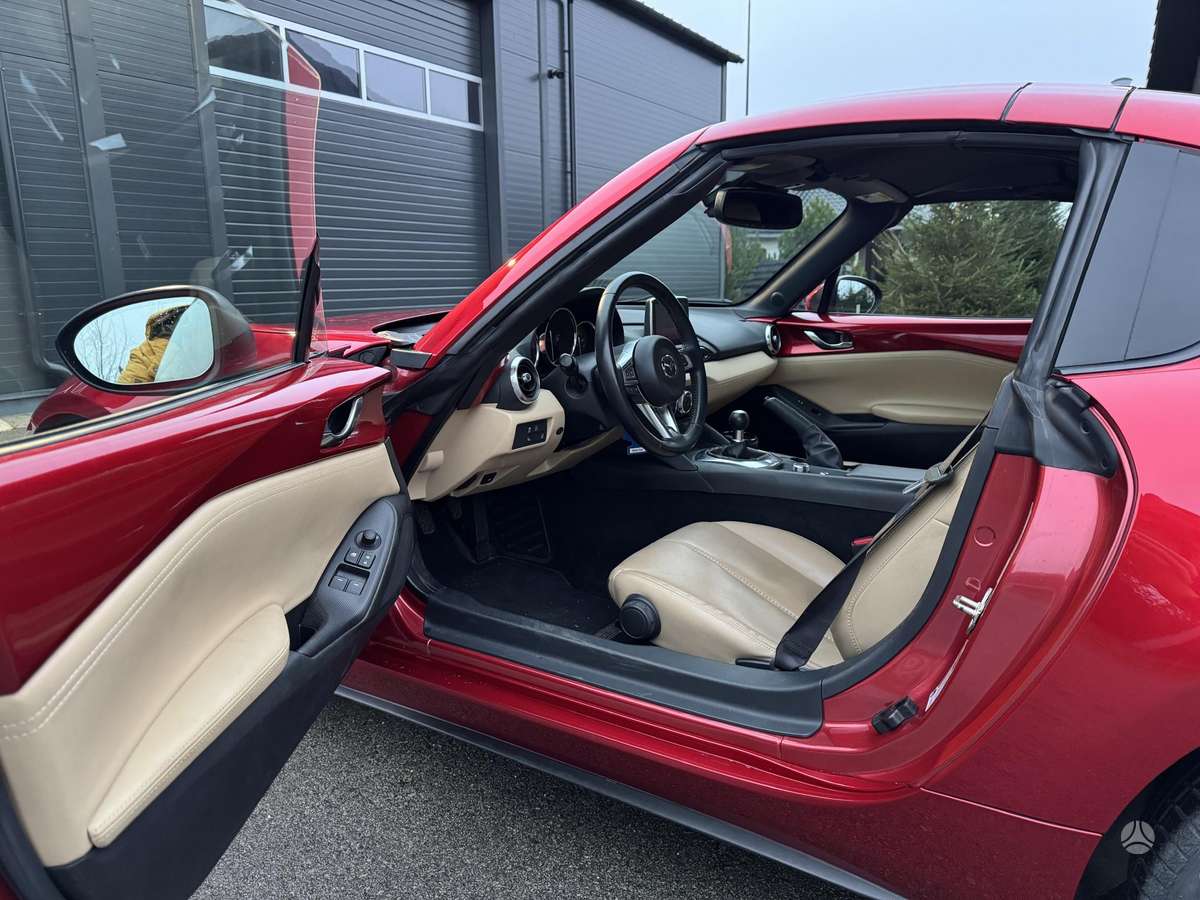 Mazda MX-5, 2.0 l., convertible