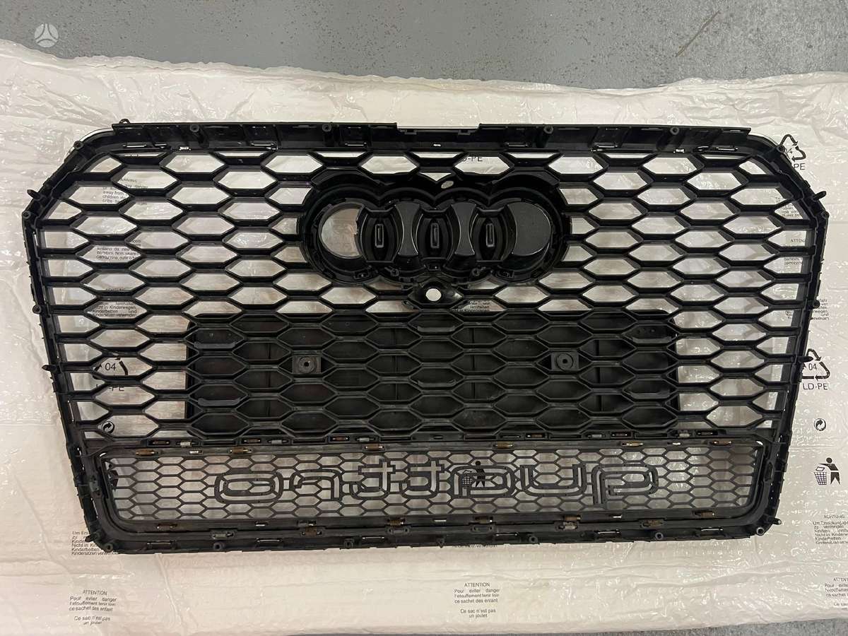 Audi RS 6 apdailos grotelės