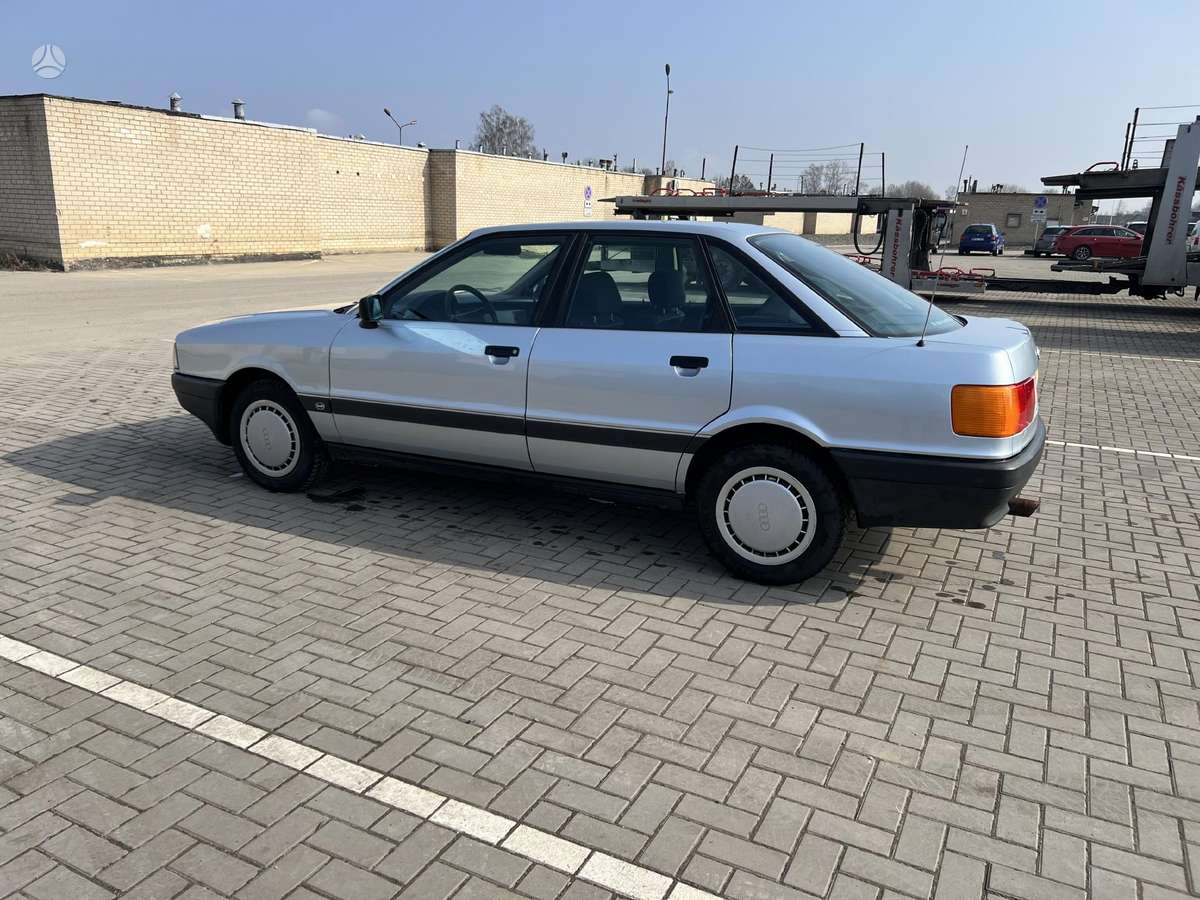 Audi 80, 1.8 l., Седан