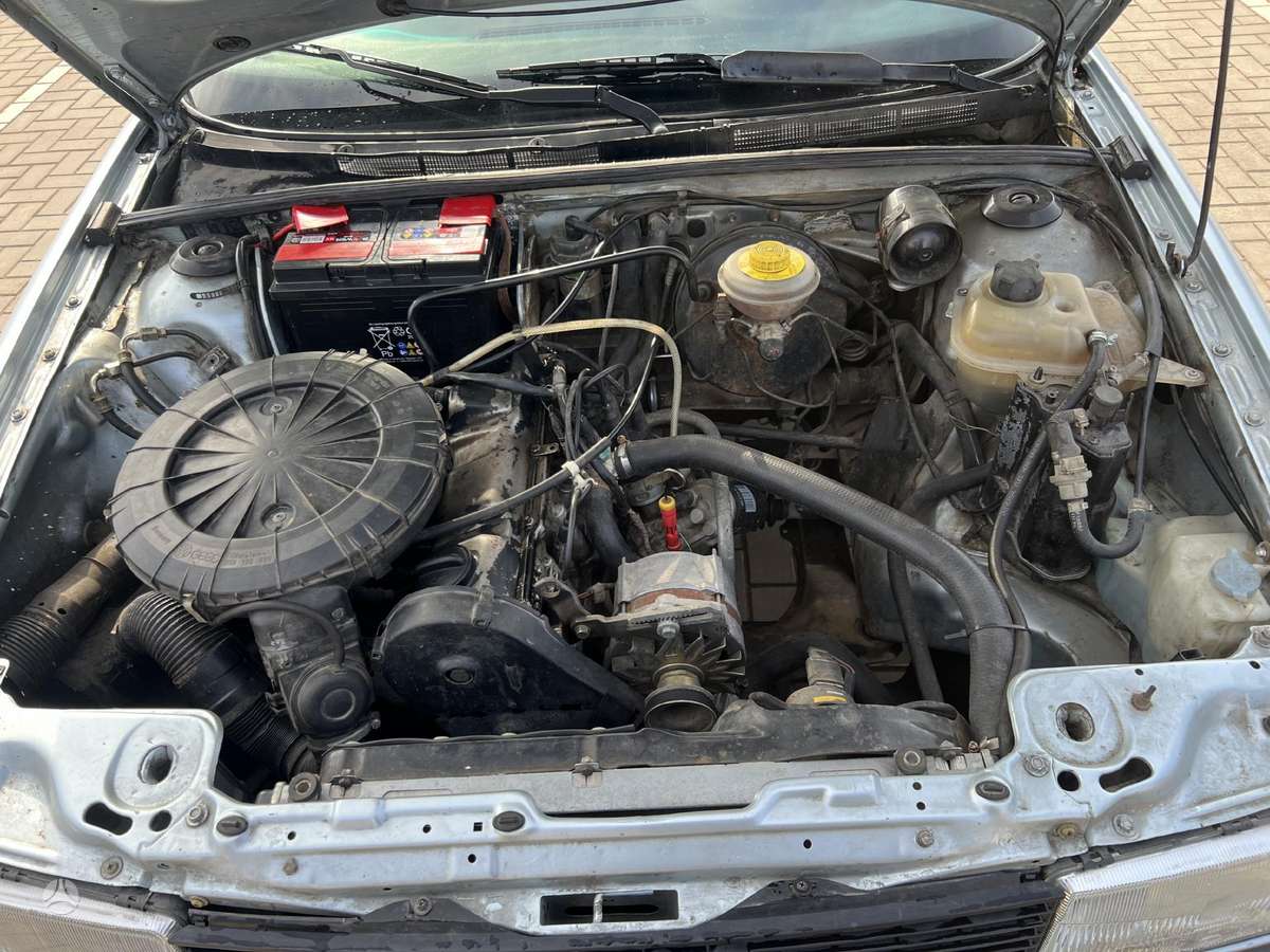 Audi 80, 1.8 l., Седан