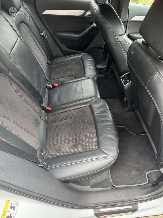 Audi Q3, 2.0 l., off-road / crossover