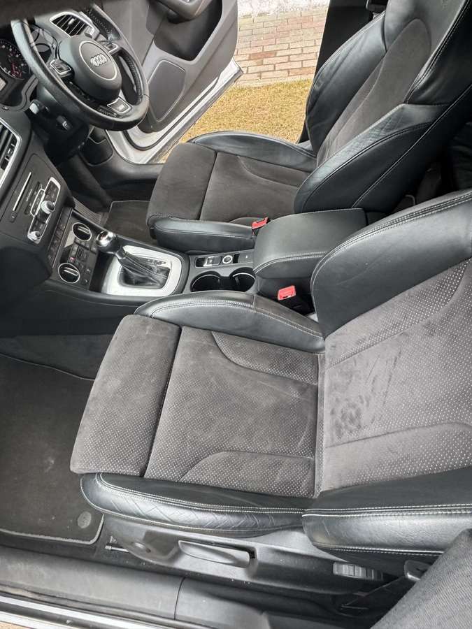 Audi Q3, 2.0 l., off-road / crossover