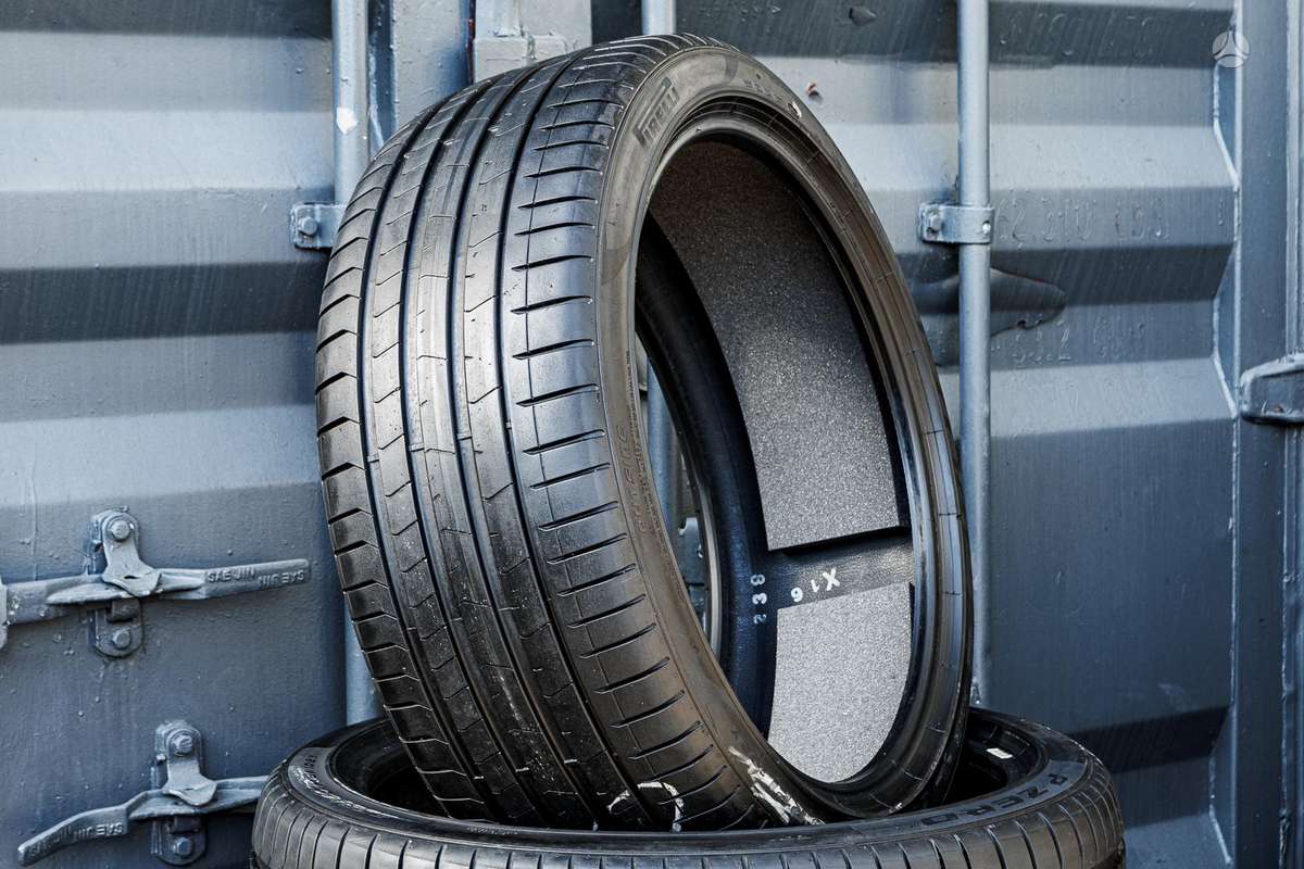 Pirelli P Zero 4, summer 255/40 R21