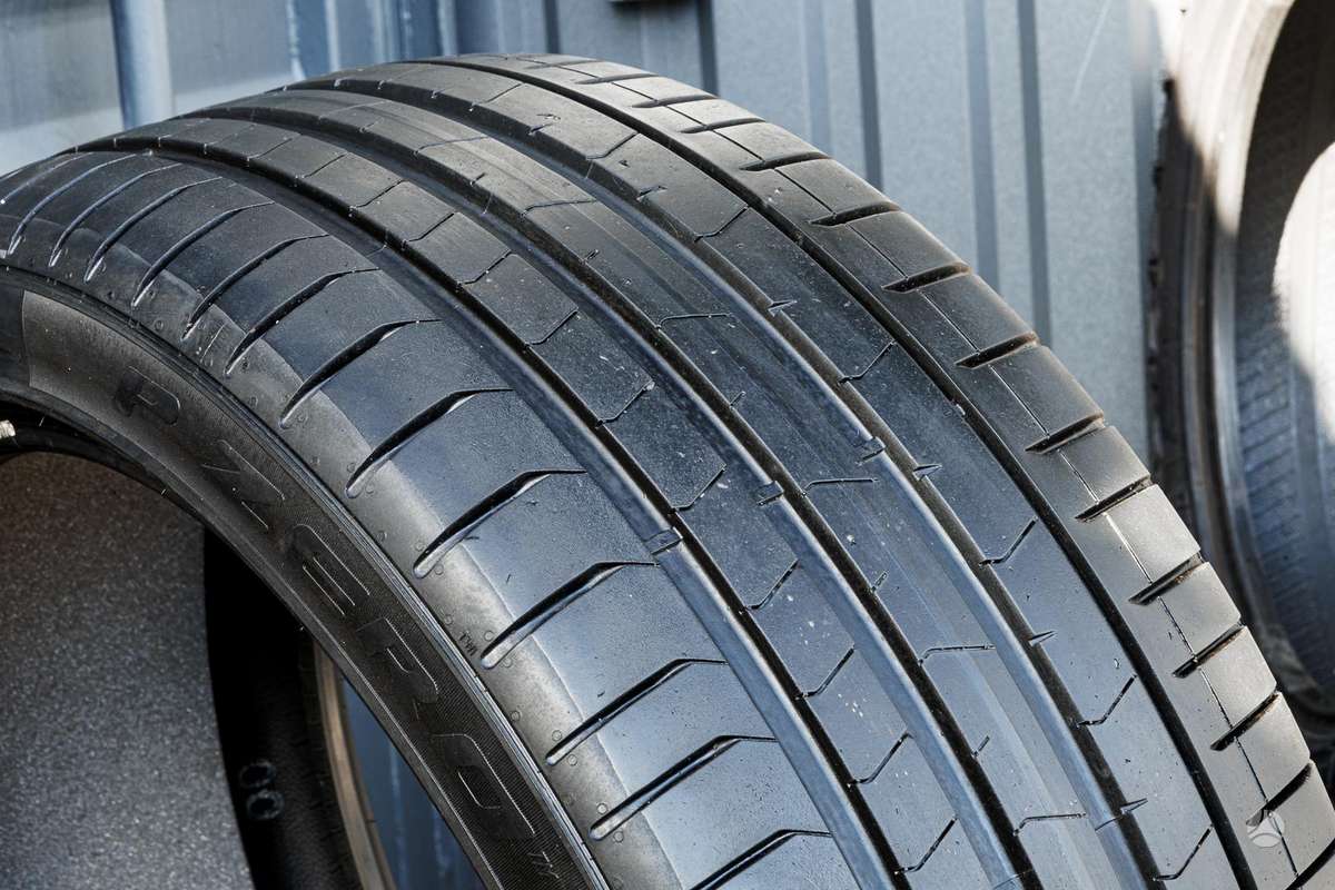 Pirelli P Zero 4, vasarinės 255/40 R21