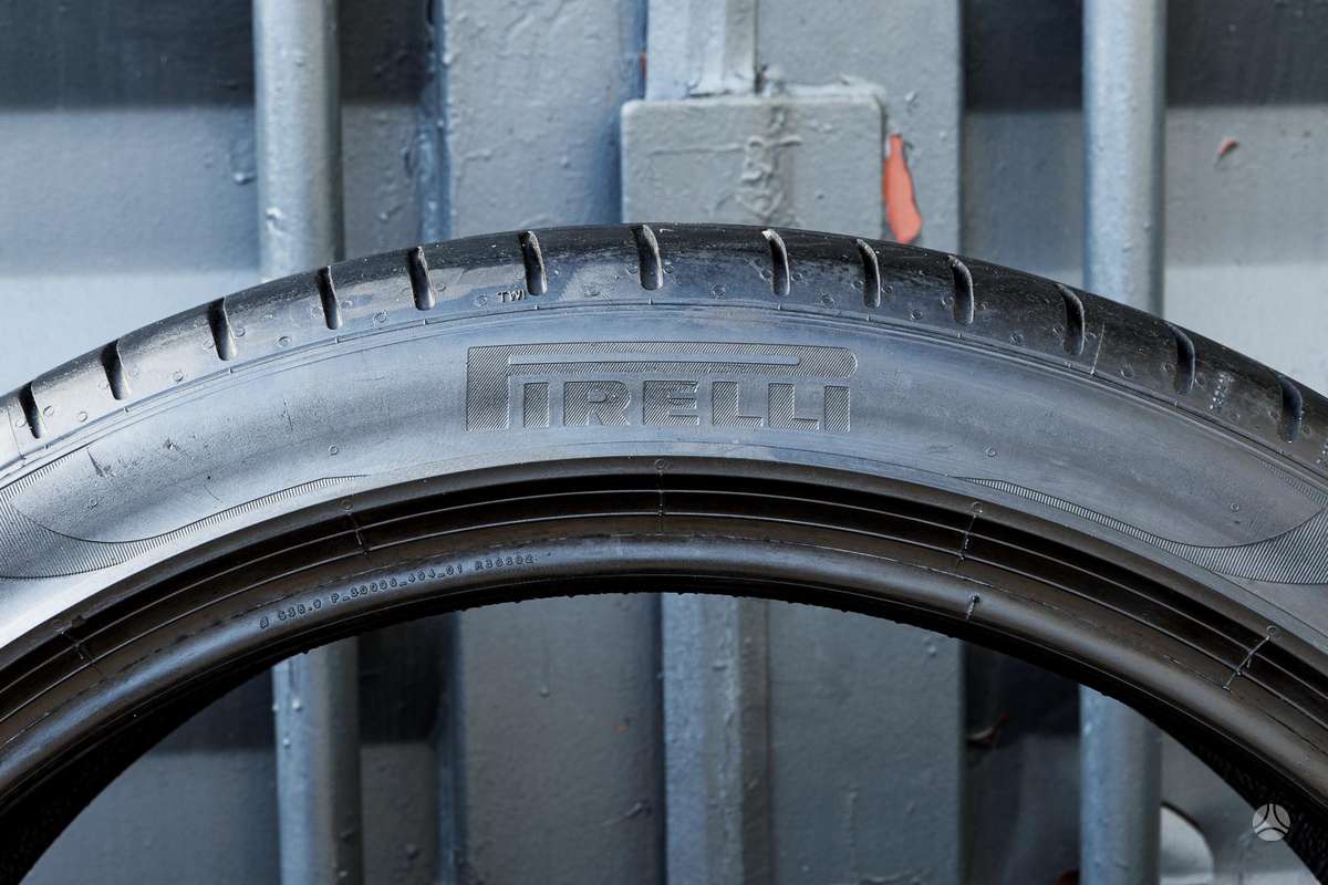 Pirelli P Zero 4, summer 255/40 R21