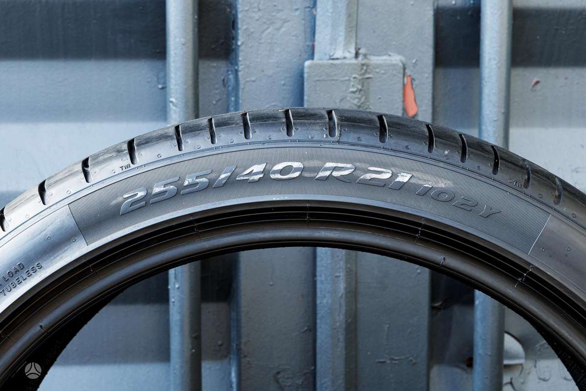 Pirelli P Zero 4, summer 255/40 R21