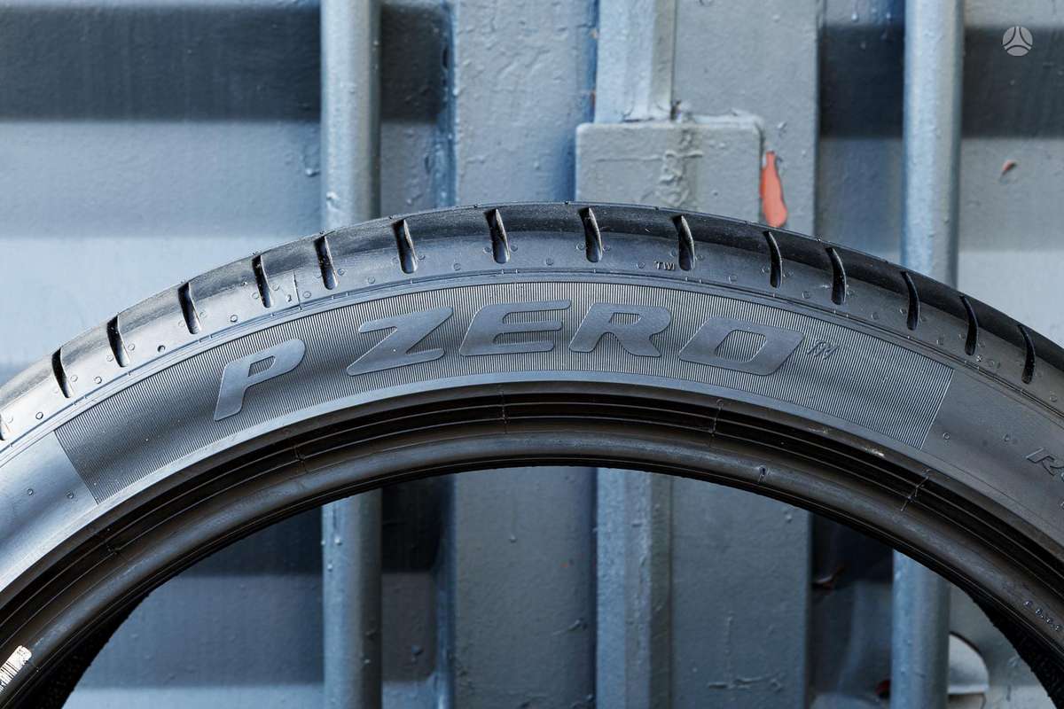 Pirelli P Zero 4, vasarinės 255/40 R21