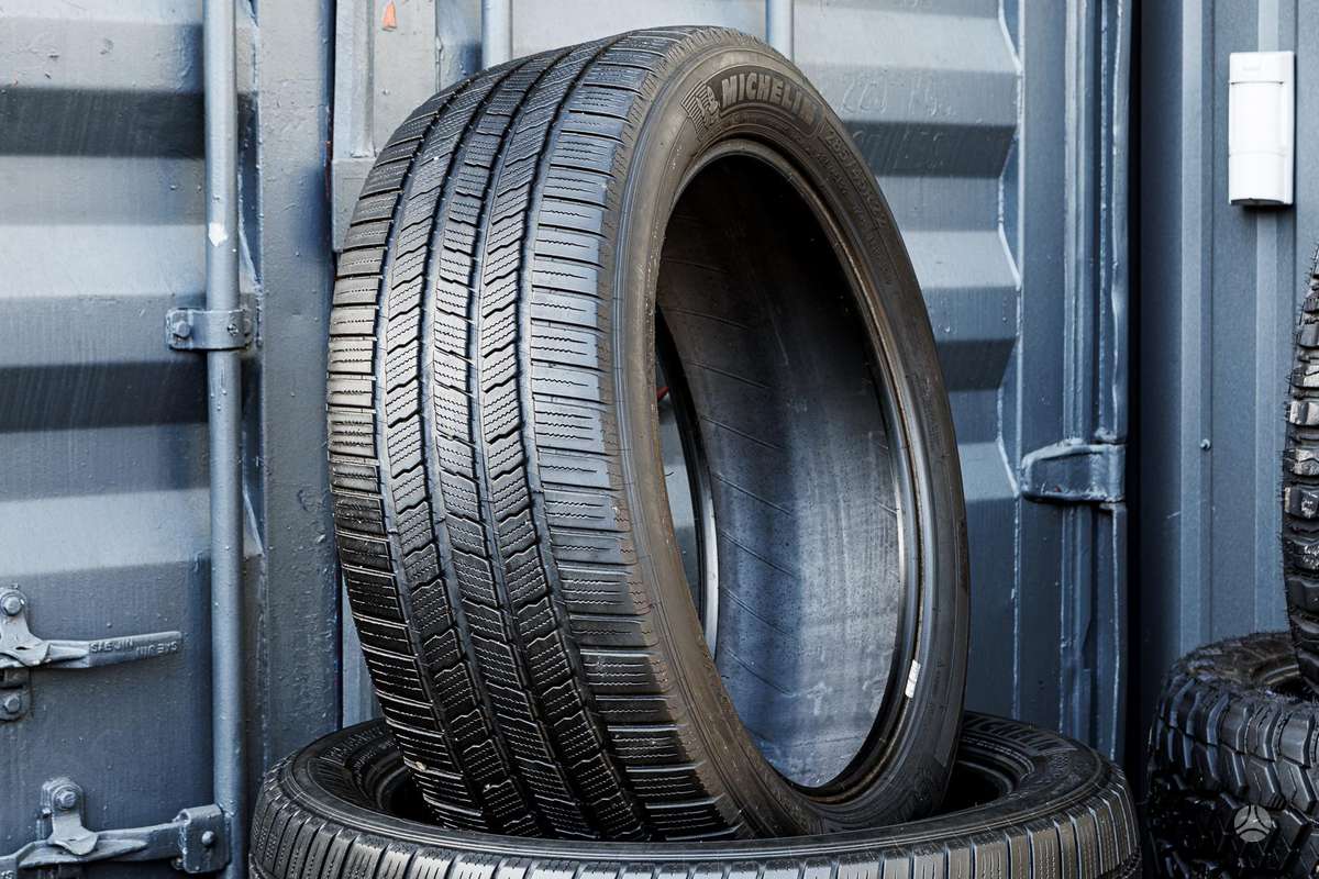 Michelin Defender LTX, летние 285/45 R22