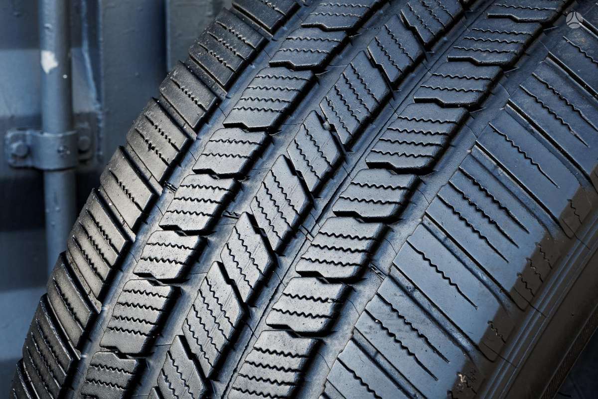 Michelin Defender LTX, летние 285/45 R22