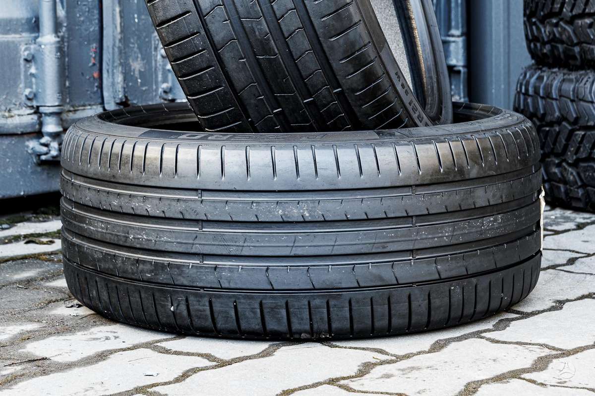 Pirelli P Zero 4 (T1), летние 255/35 R21