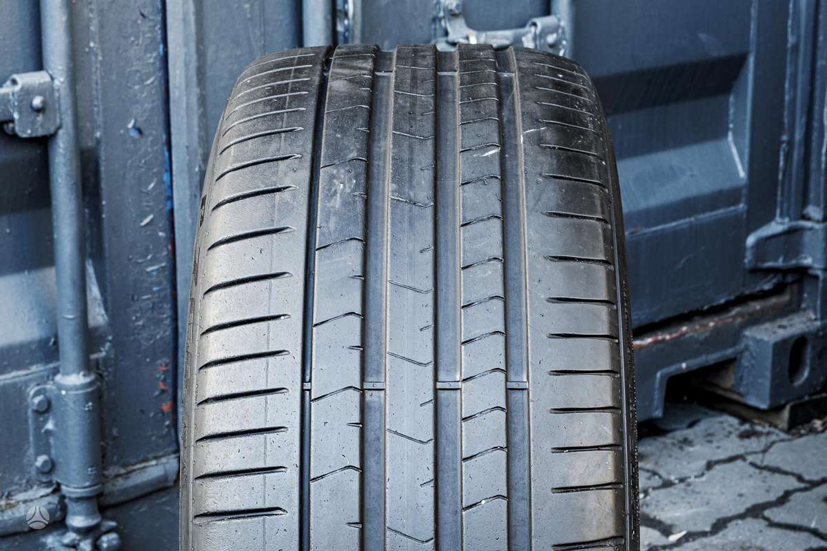 Pirelli P Zero 4 (T1), летние 255/35 R21
