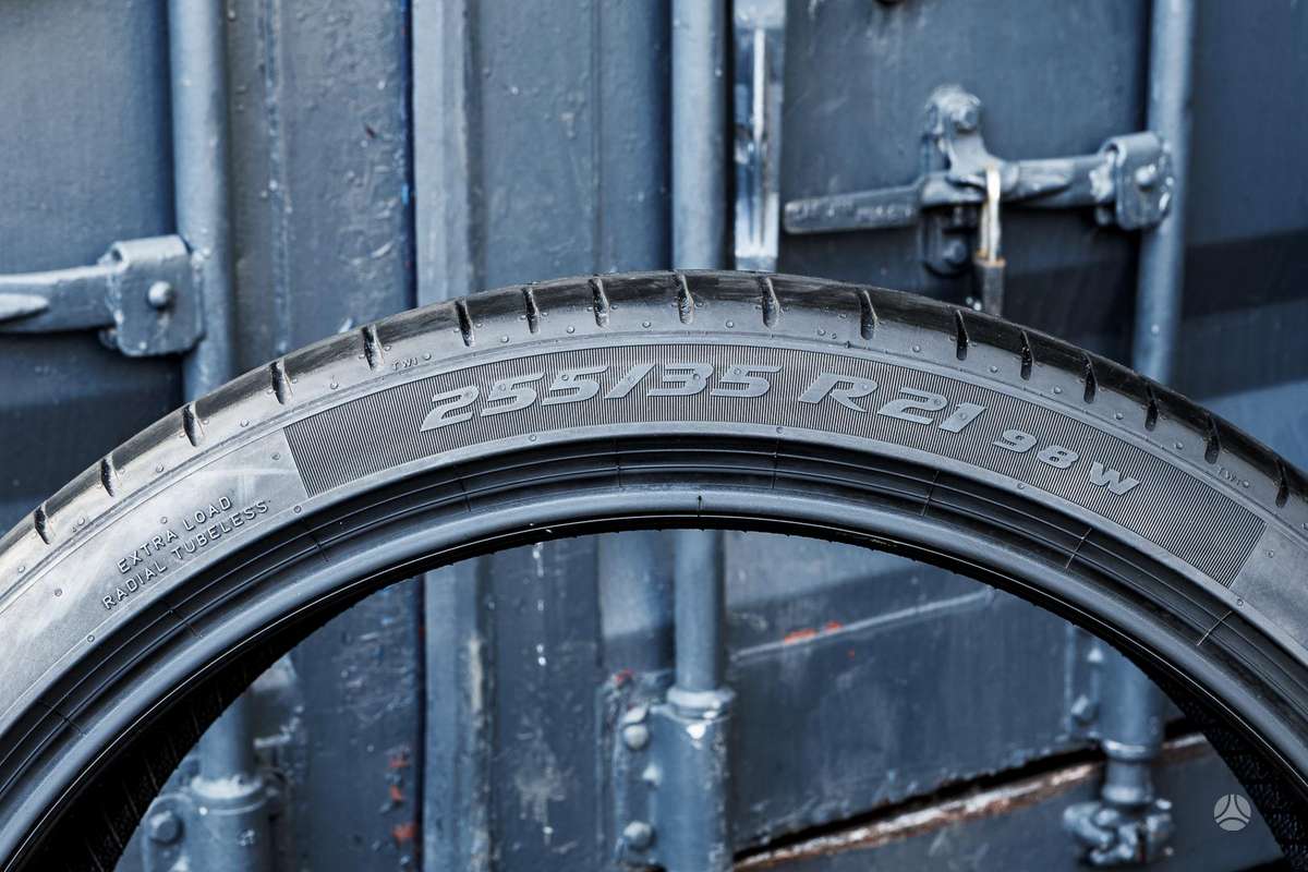 Pirelli P Zero 4 (T1), летние 255/35 R21