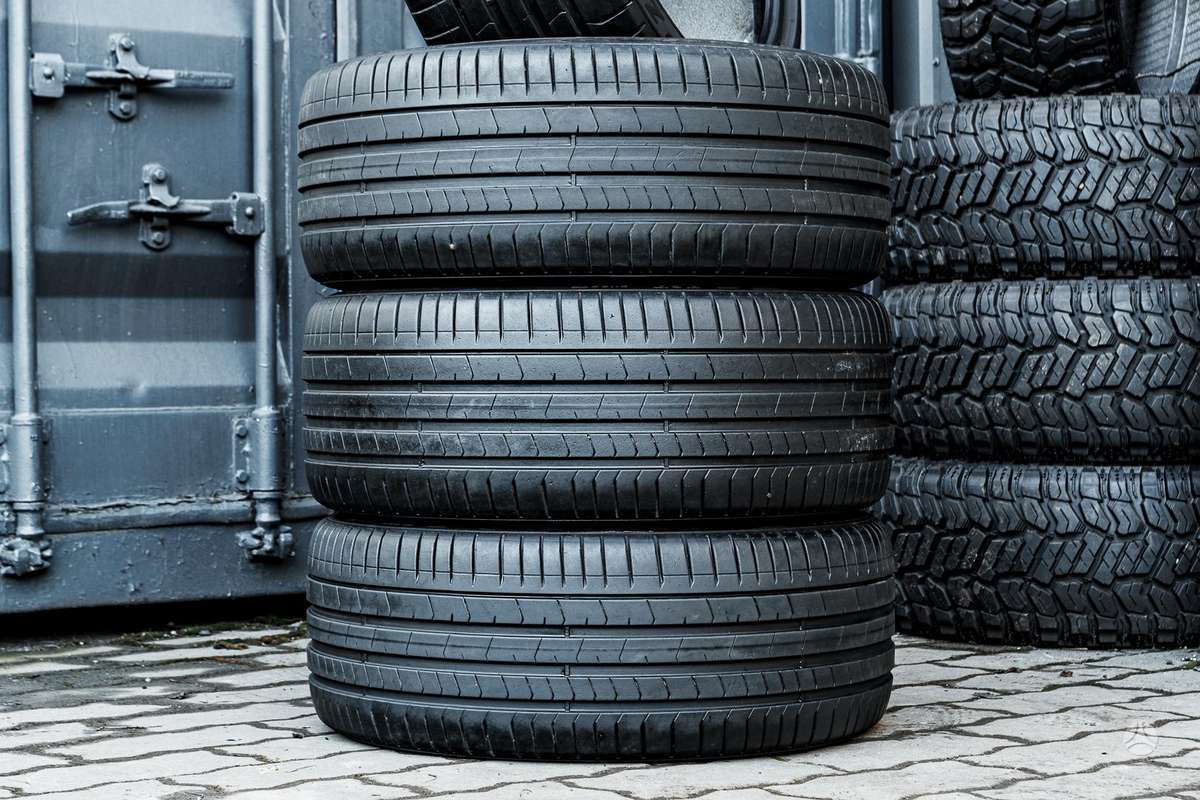 Pirelli P Zero 4 (T1), summer 255/35 R21