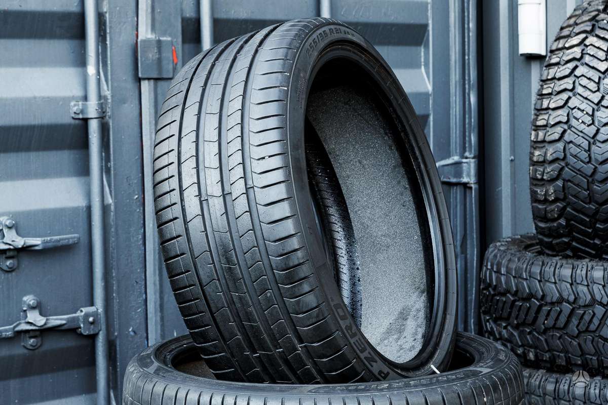 Pirelli P Zero 4 (T1), summer 255/35 R21