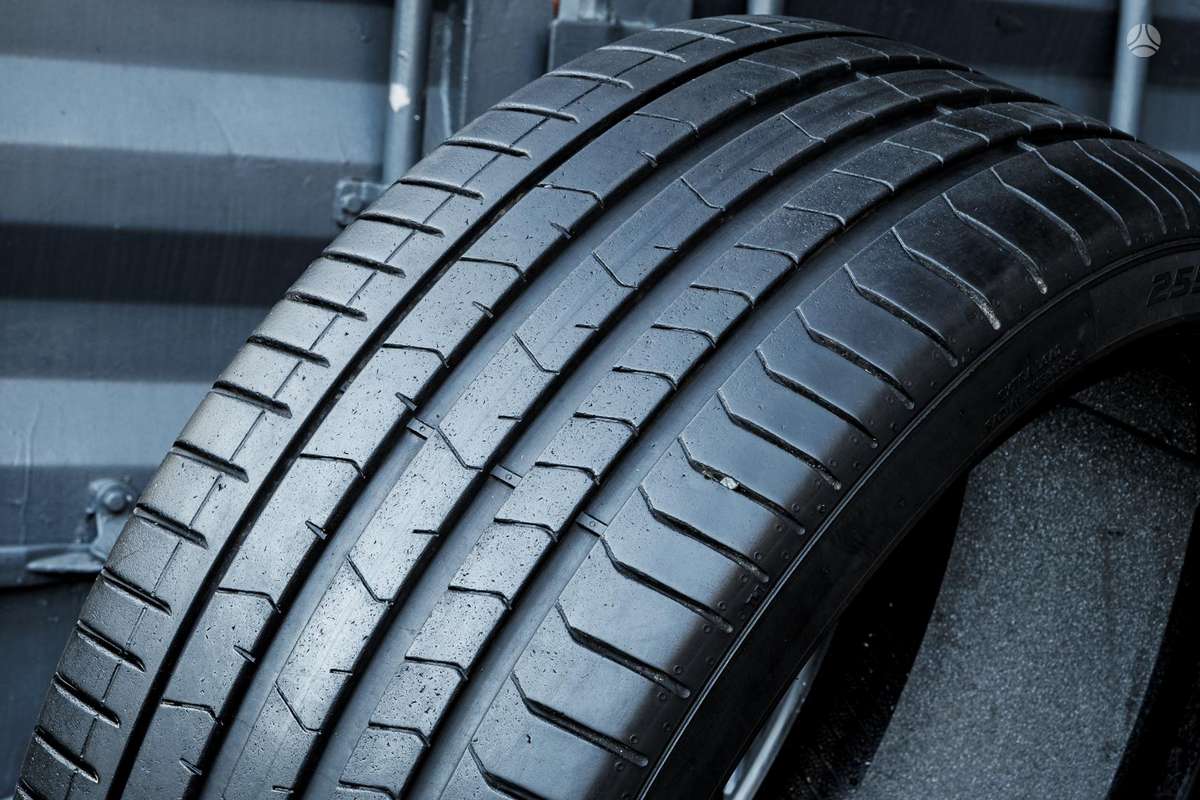 Pirelli P Zero 4 (T1), summer 255/35 R21