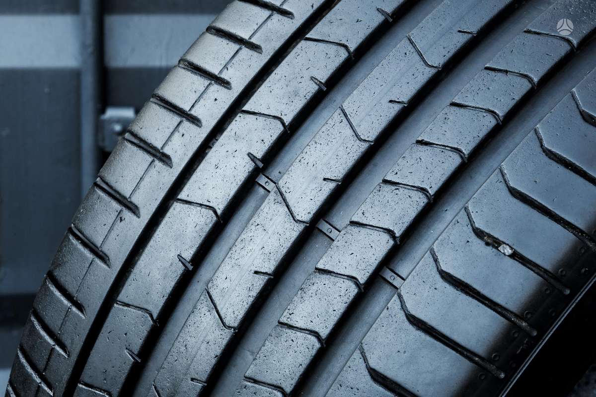 Pirelli P Zero 4 (T1), летние 255/35 R21