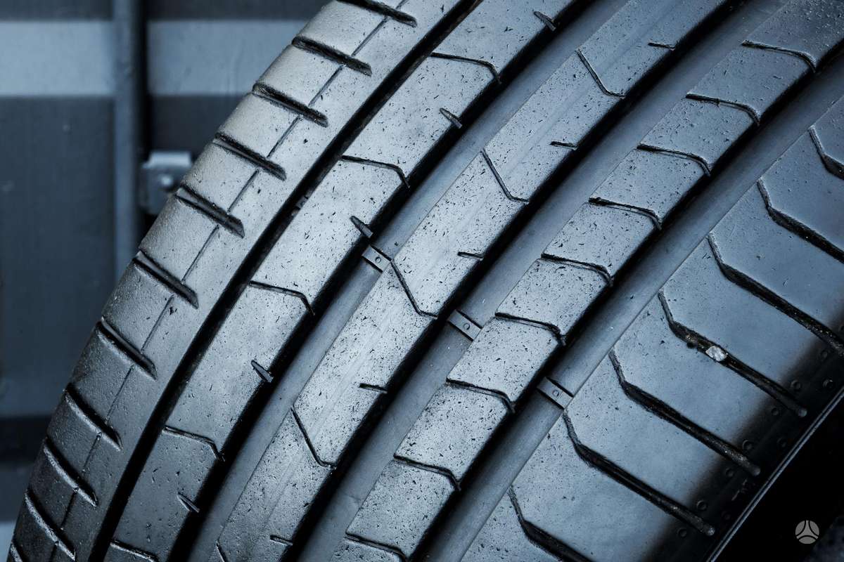 Pirelli P Zero 4 (T1), summer 255/35 R21