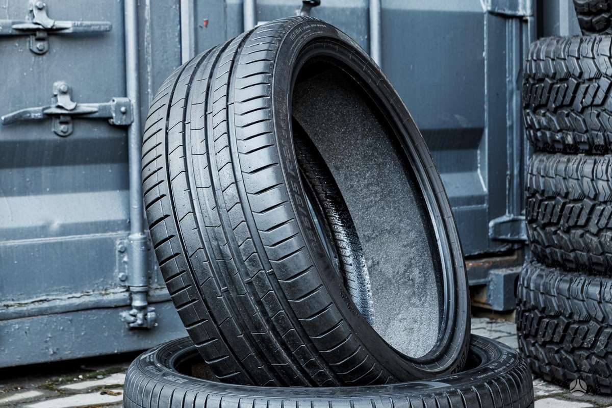 Pirelli P Zero 4 (T1), летние 255/35 R21