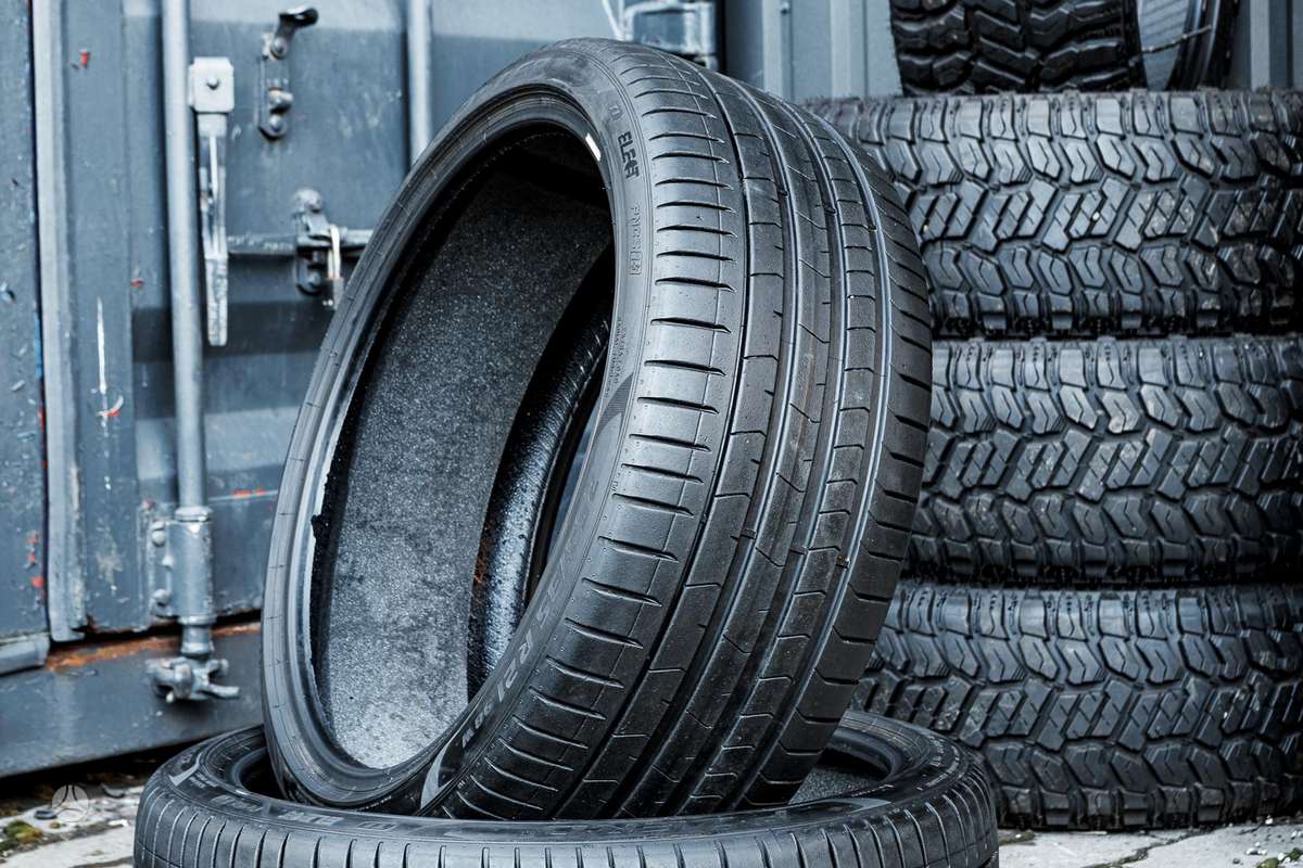 Pirelli P Zero 4 (T1), летние 255/35 R21
