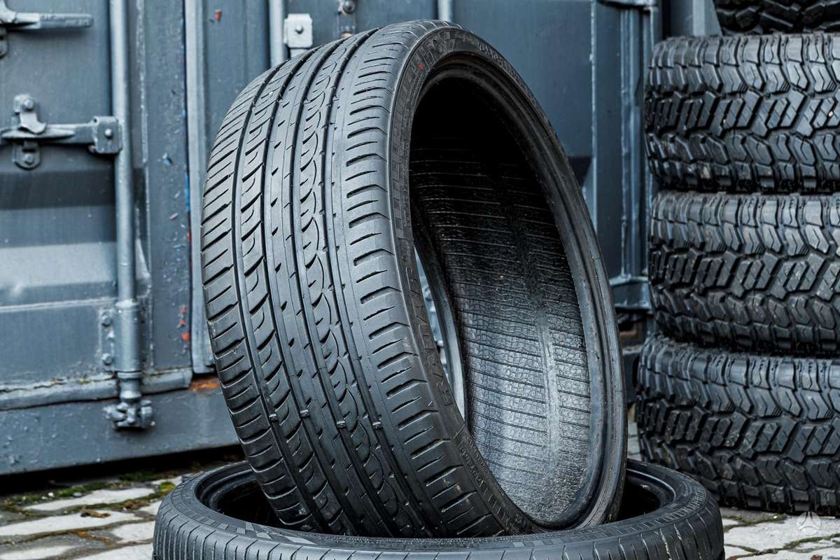 Radar Runflat Dimax R8+, vasarinės 245/35 R21