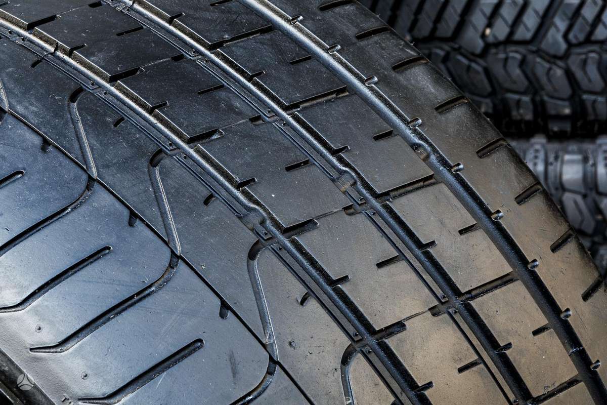 Pirelli P Zero, летние 285/35 R20