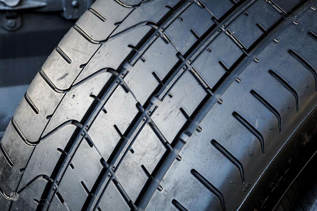 Pirelli P Zero, vasarinės 285/35 R20