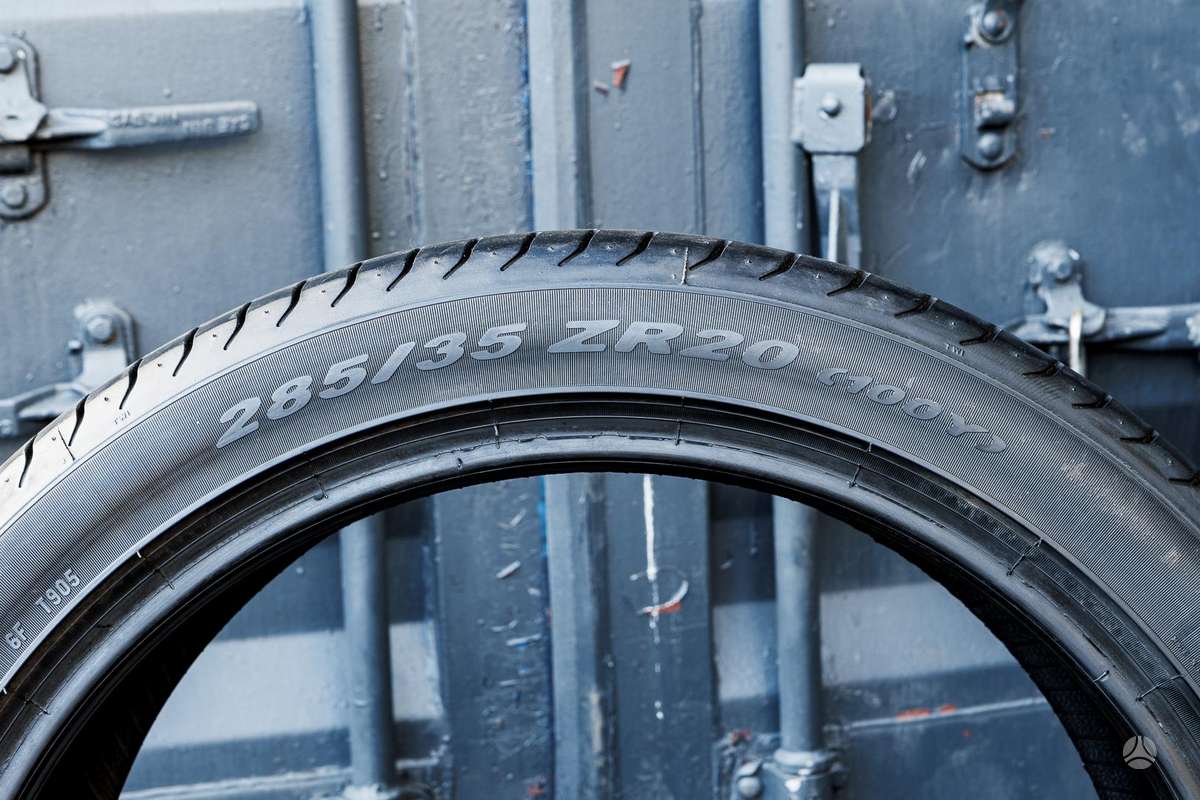 Pirelli P Zero, vasaras 285/35 R20