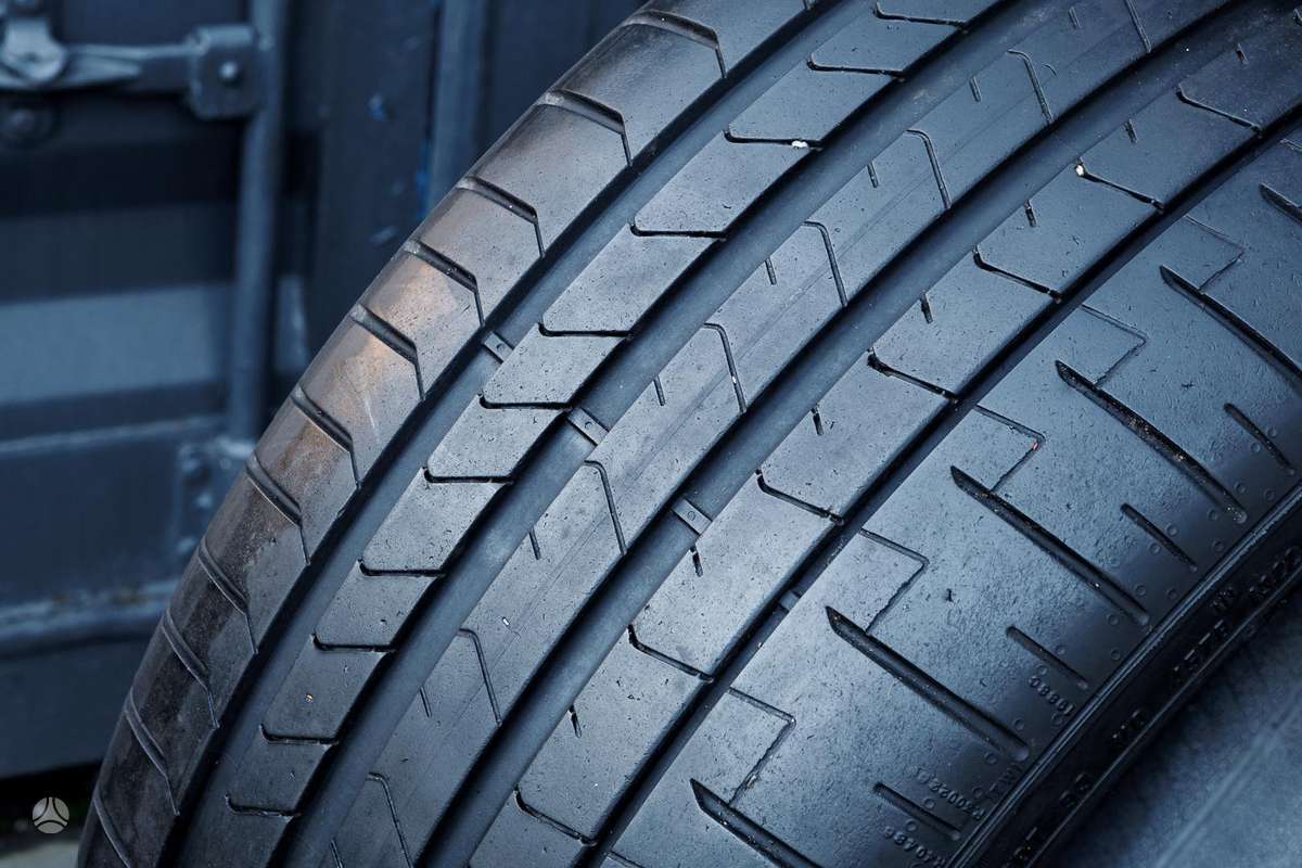 Pirelli P Zero 4 (BMW), vasarinės 235/35 R19