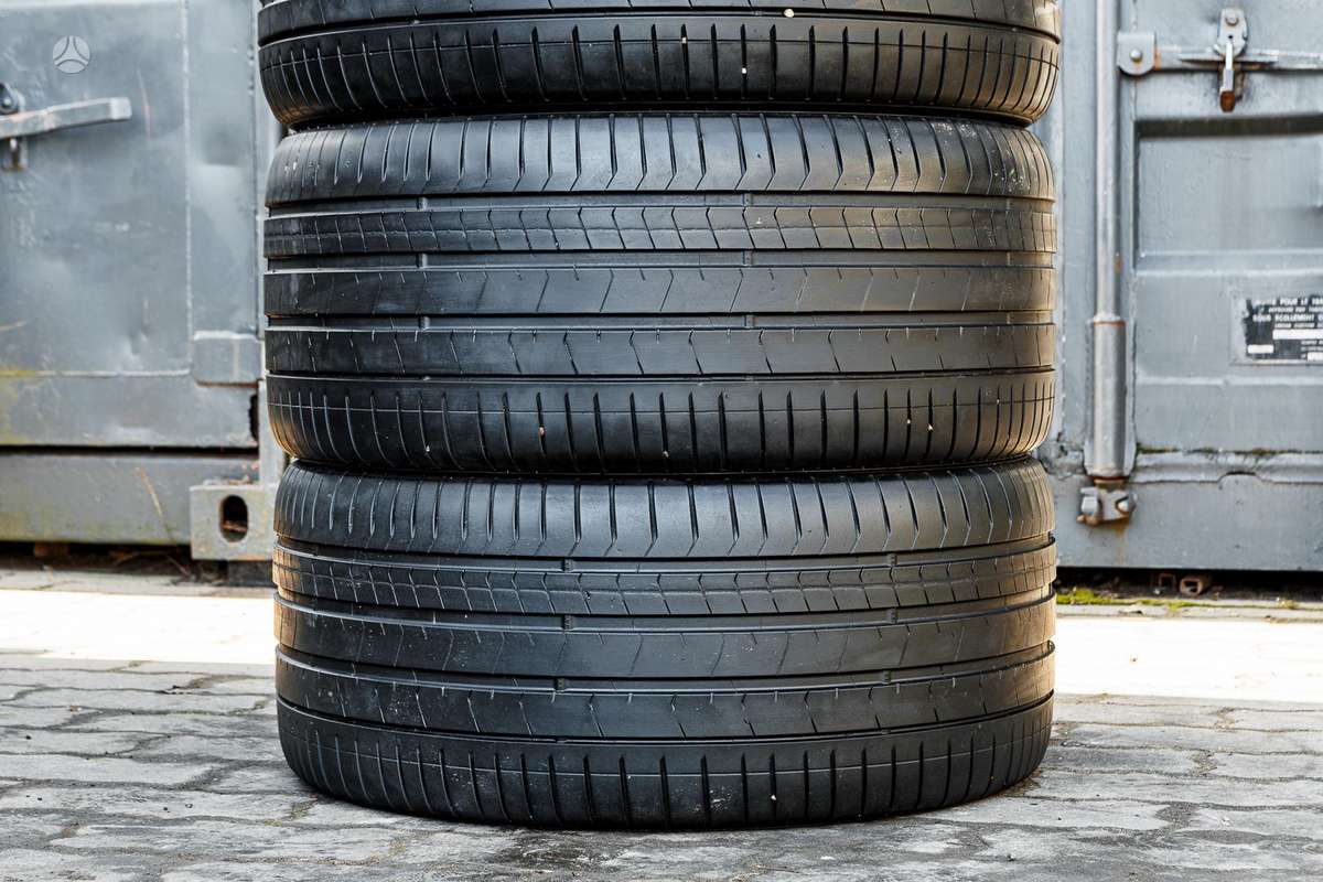 Pirelli P Zero 4 (BMW), vasarinės 315/30 R22