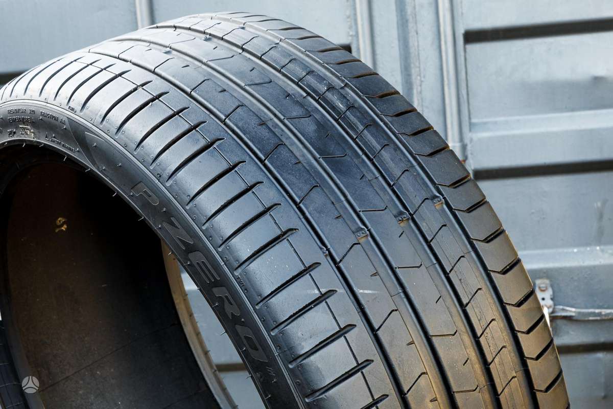 Pirelli P Zero 4 (BMW), vasarinės 315/30 R22