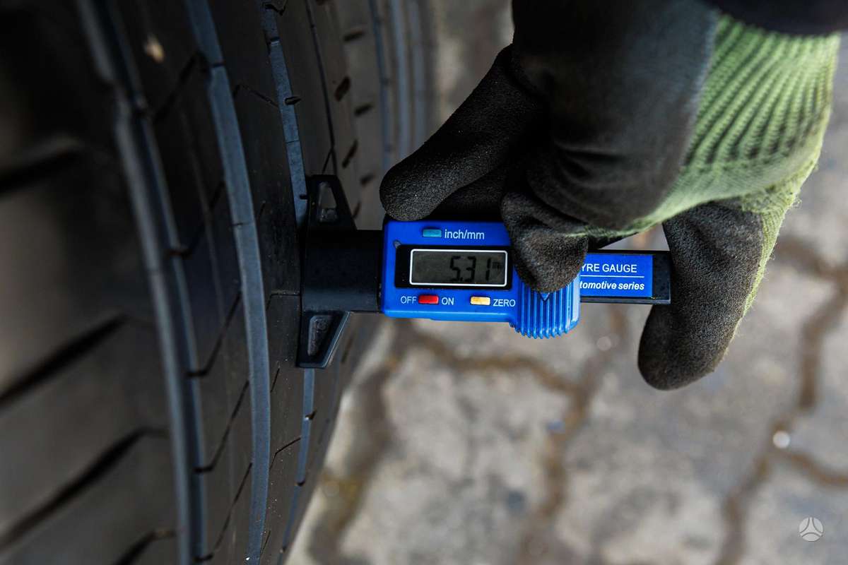 Pirelli P Zero 4 (BMW), летние 275/35 R22