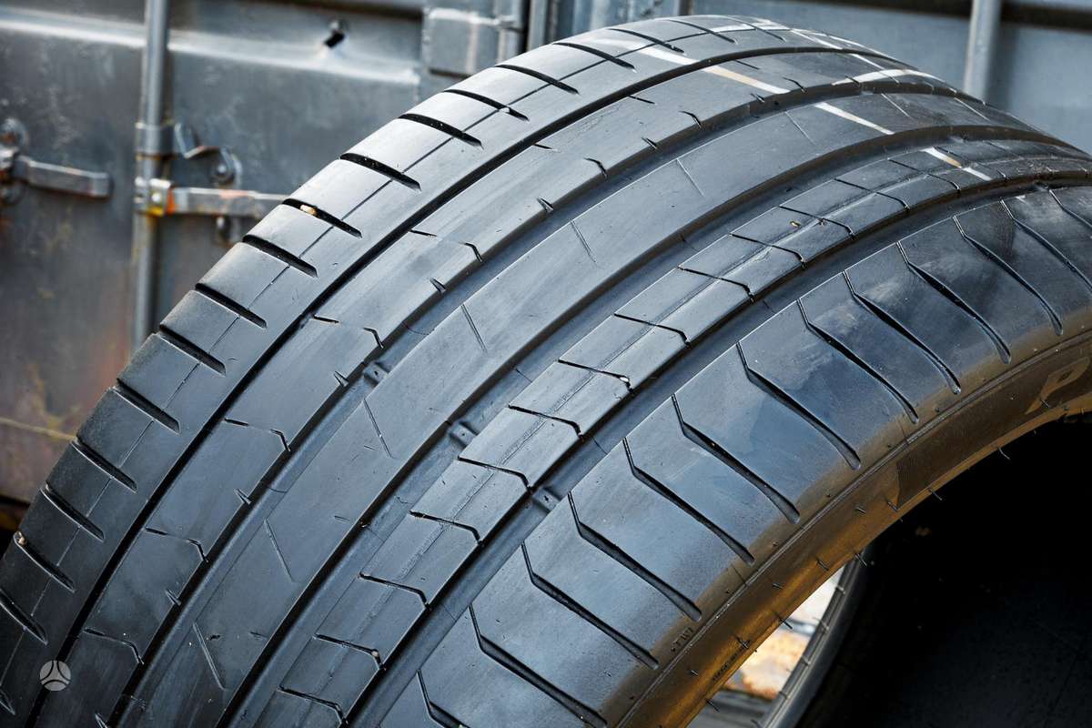 Pirelli P Zero 4 (BMW), summer 275/35 R22