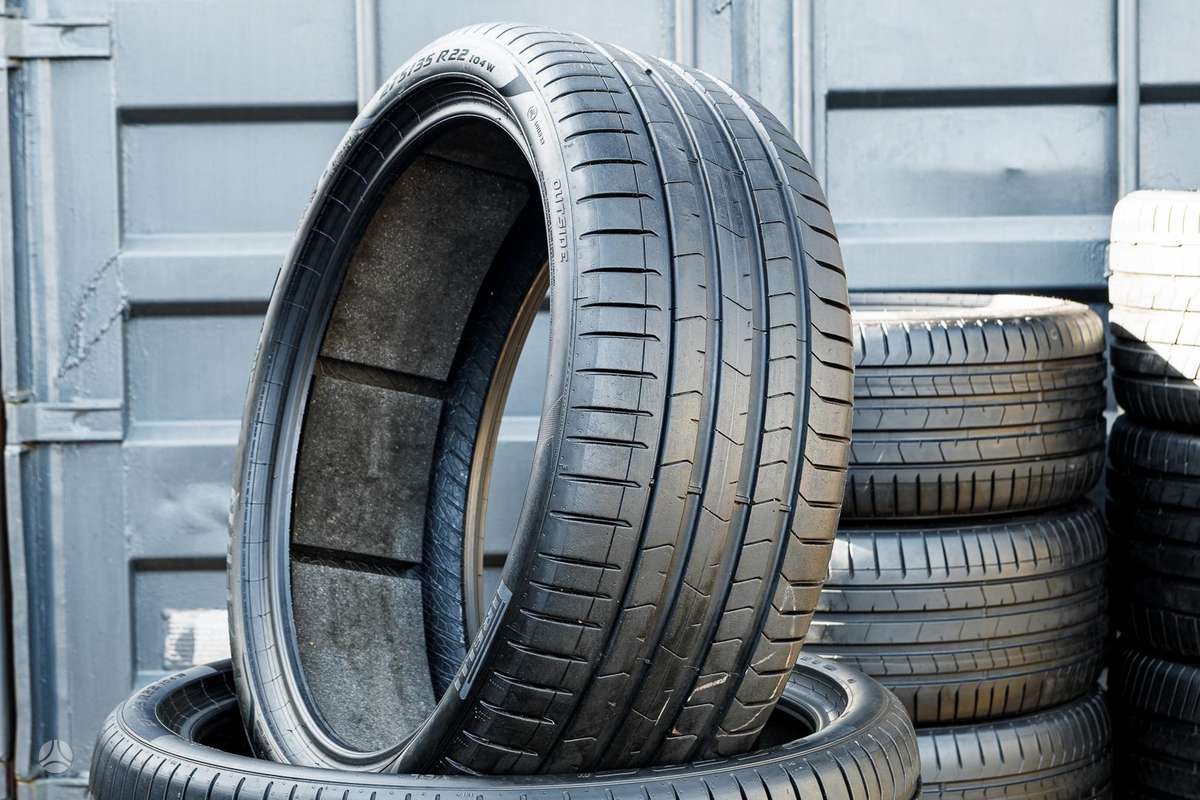 Pirelli P Zero 4, летние 275/35 R22