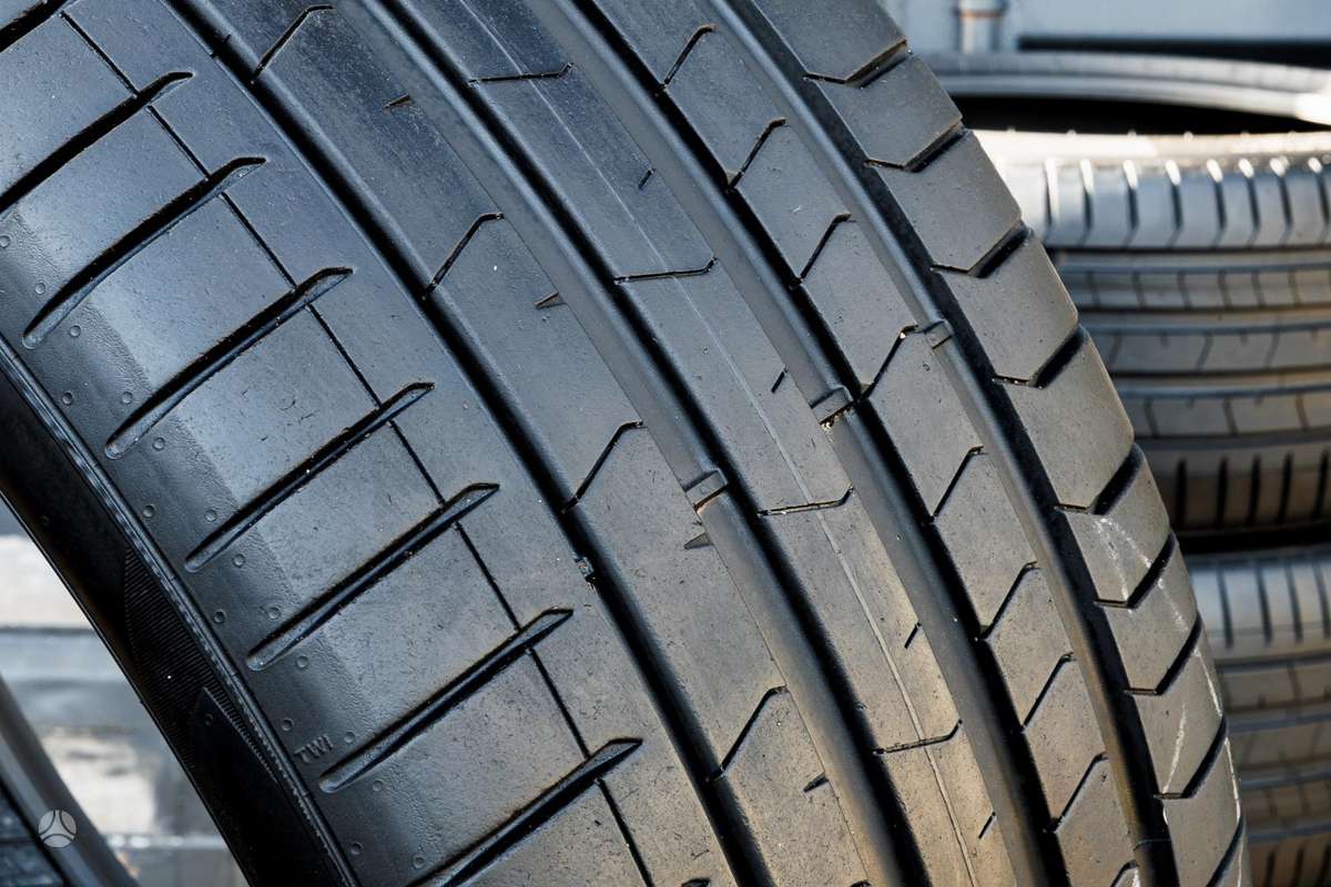 Pirelli P Zero 4, vasaras 275/35 R22