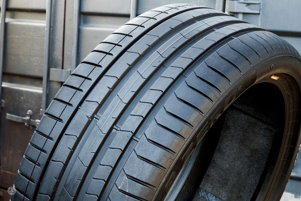 Pirelli P Zero 4, vasaras 275/35 R22