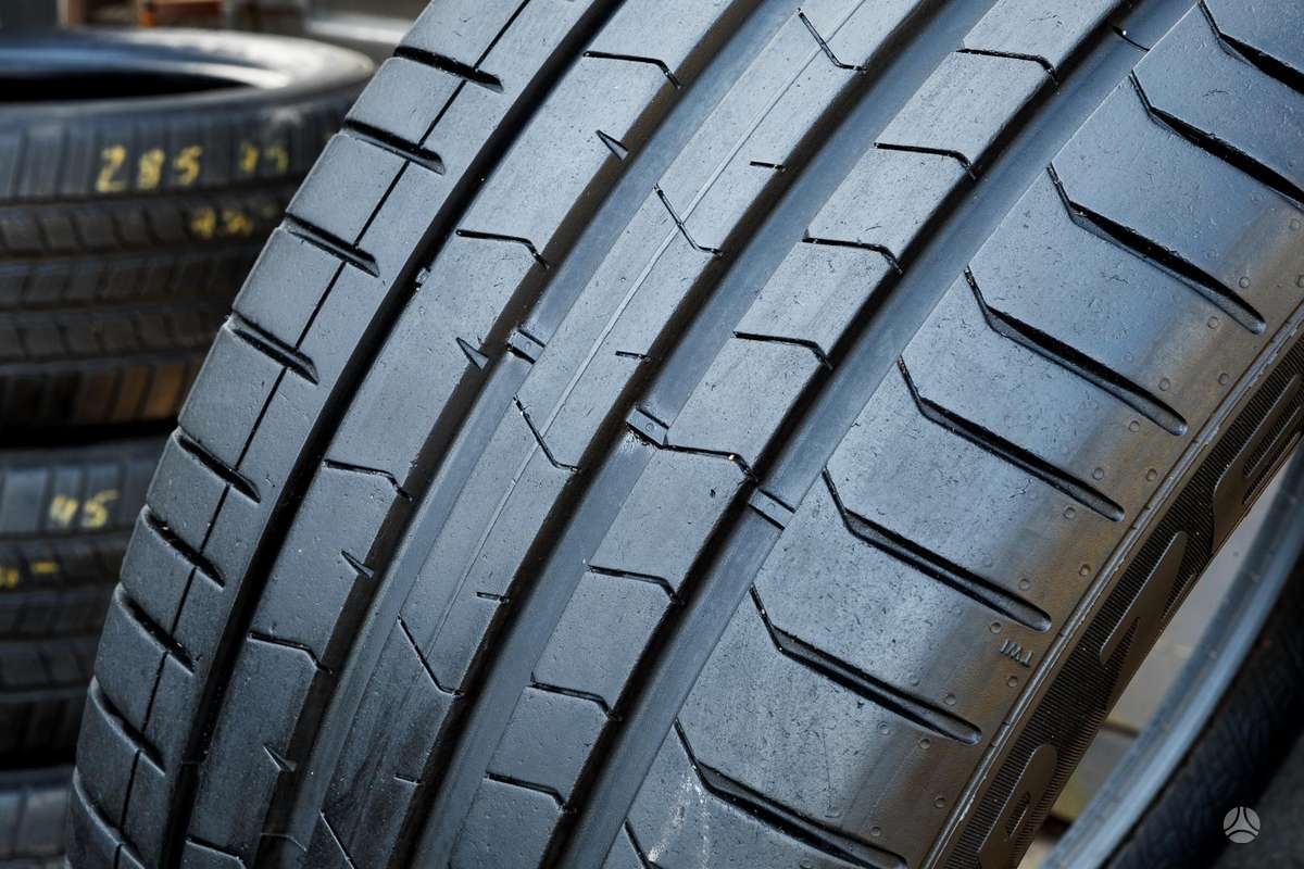 Pirelli P Zero 4, summer 275/35 R22