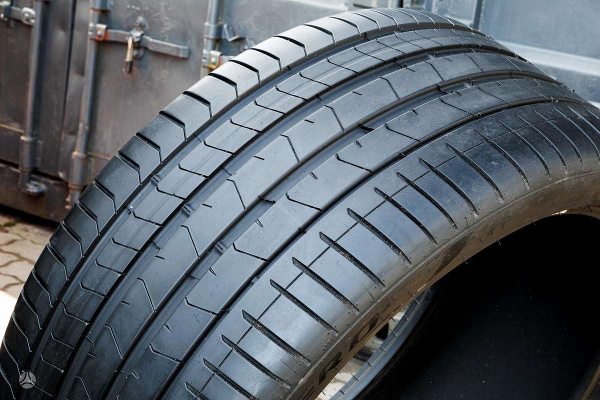 Pirelli P Zero 4, vasarinės 275/35 R22