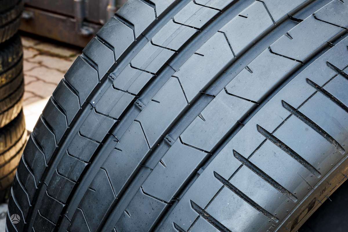 Pirelli P Zero 4, vasaras 275/35 R22