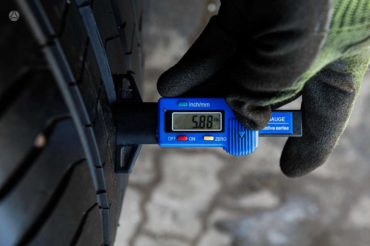 Pirelli P Zero 4, летние 315/30 R22
