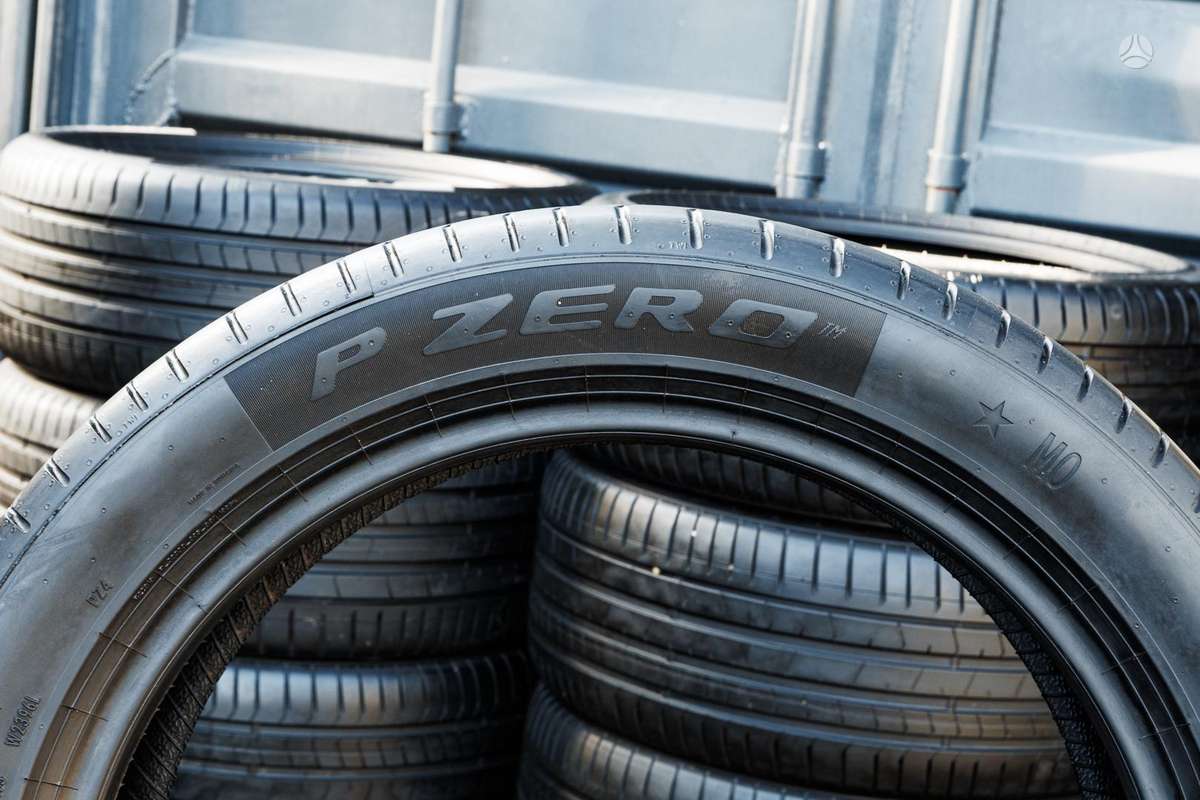 Pirelli P Zero 4 (BMW,M0), летние 245/45 R19