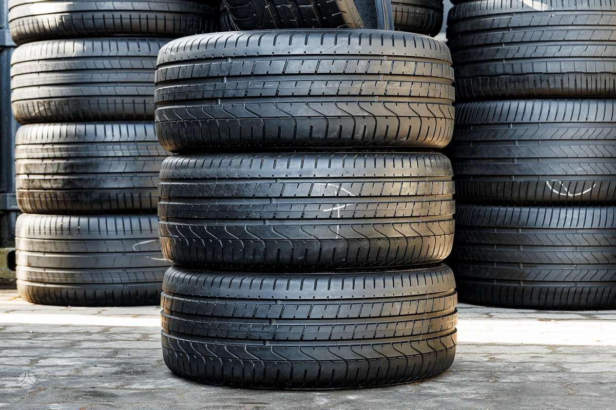 Pirelli P Zero, summer 225/35 R19