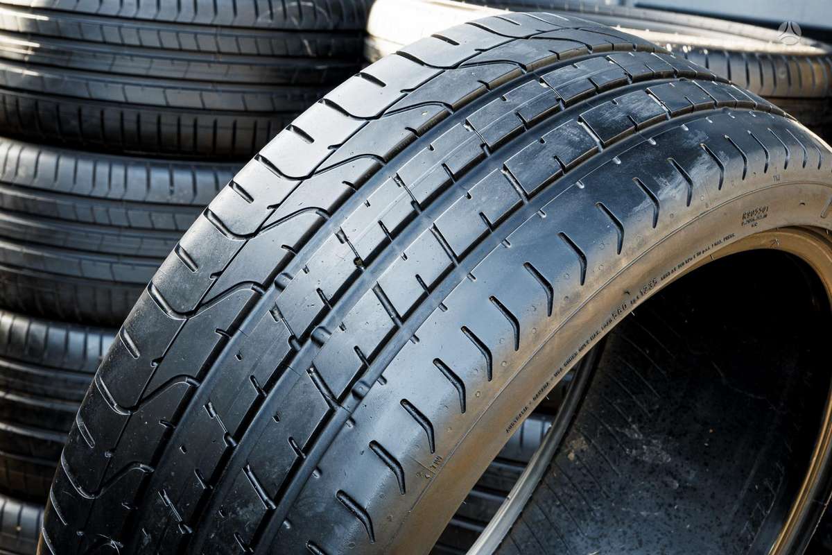 Pirelli P Zero, летние 225/35 R19