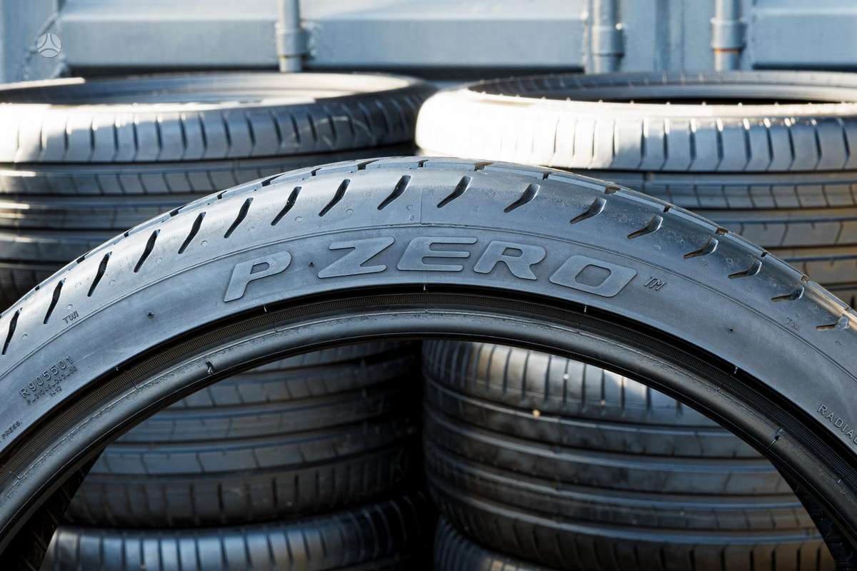 Pirelli P Zero, летние 225/35 R19