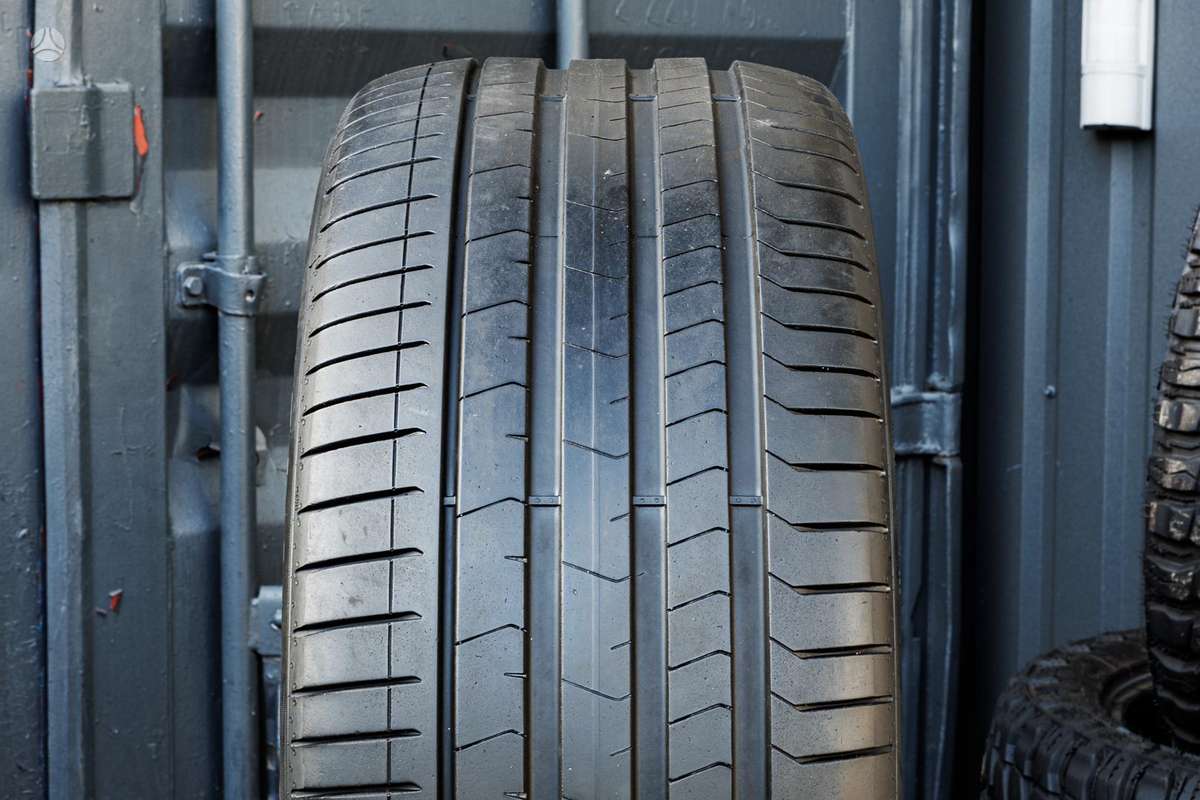 Pirelli P Zero 4, summer 275/35 R22