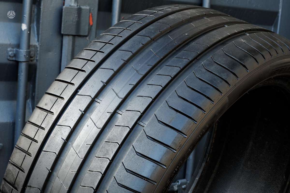 Pirelli P Zero 4, summer 275/35 R22