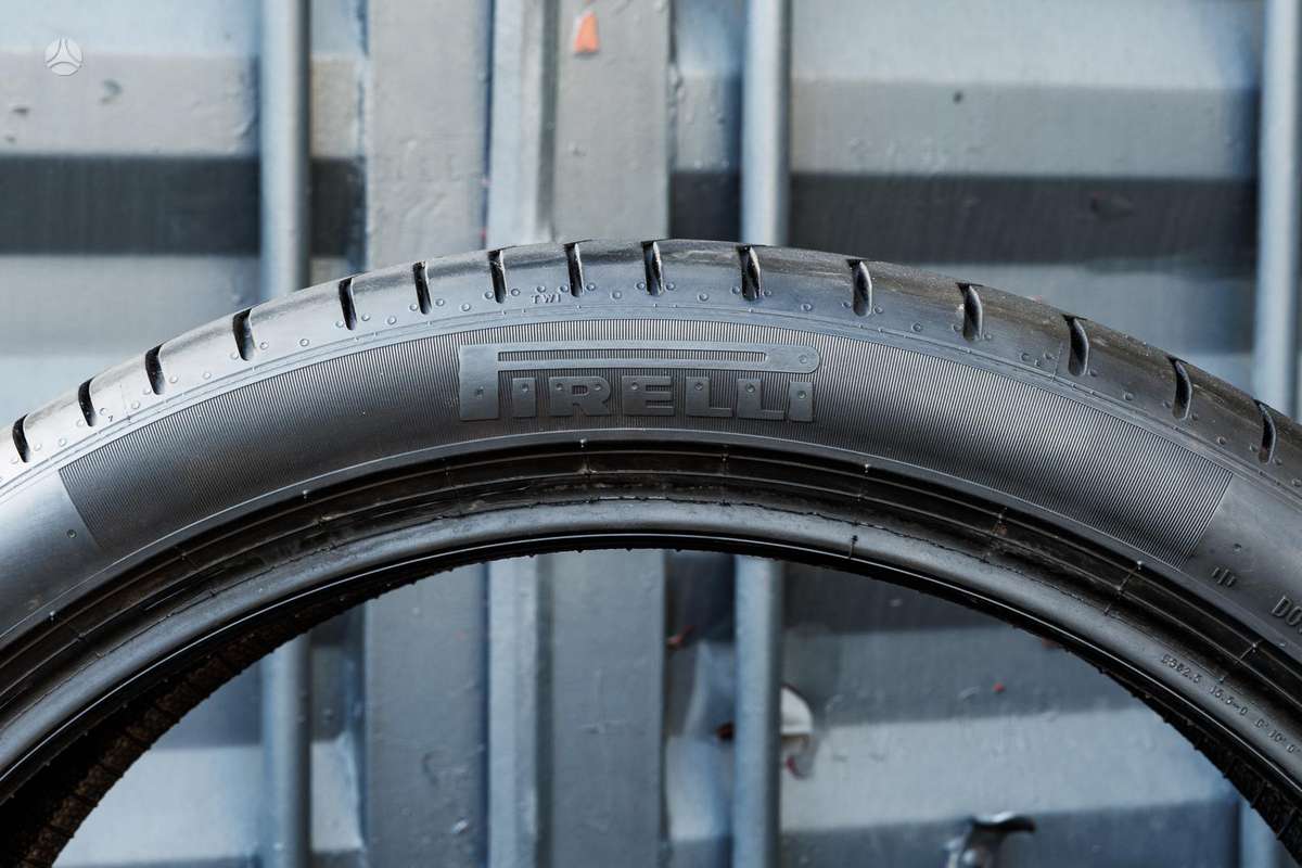 Pirelli P Zero 4, summer 275/35 R22