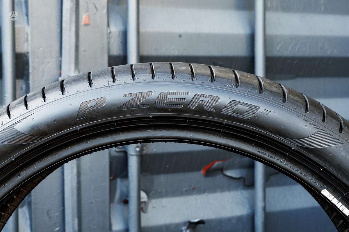 Pirelli P Zero 4, vasarinės 275/35 R22