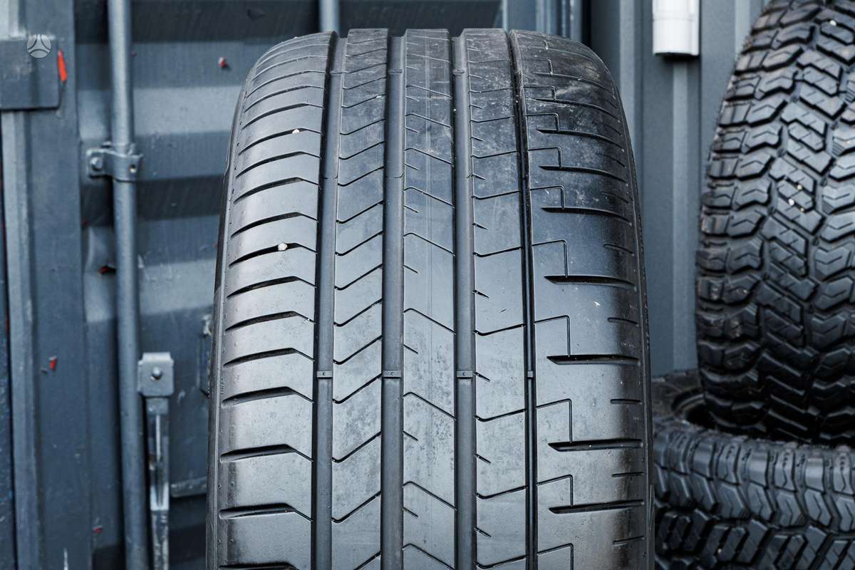 Pirelli P Zero 4 (BMW), summer 275/40 R20
